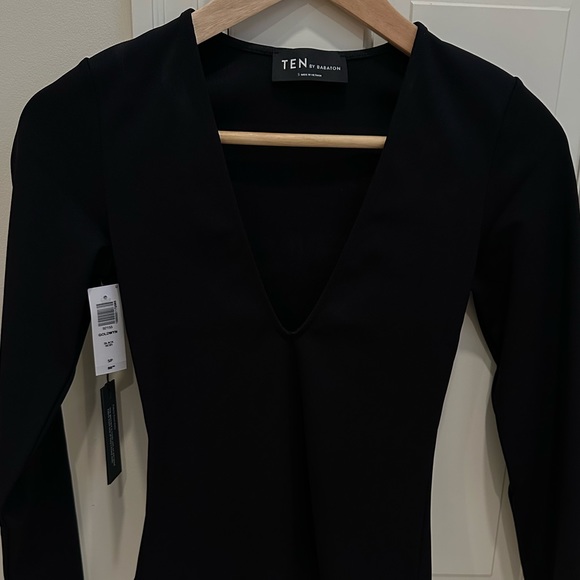Babaton Tops - Aritzia - TEN by Babaton Bodysuit